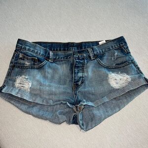 Amuse Society Beach Vida Bling Distressed Rolled Hem Jean Denim Shorts 27